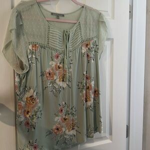 Danielrainn women’s soft green blouse size XL